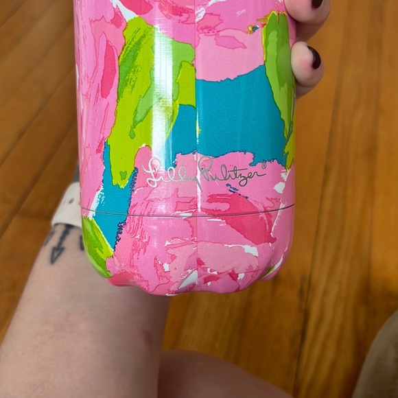 Lilly Pulitzer S’well bottle - Picture 2 of 7